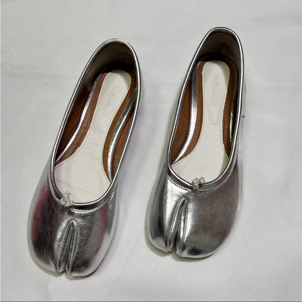 Vintage Silver Tabi Flats
